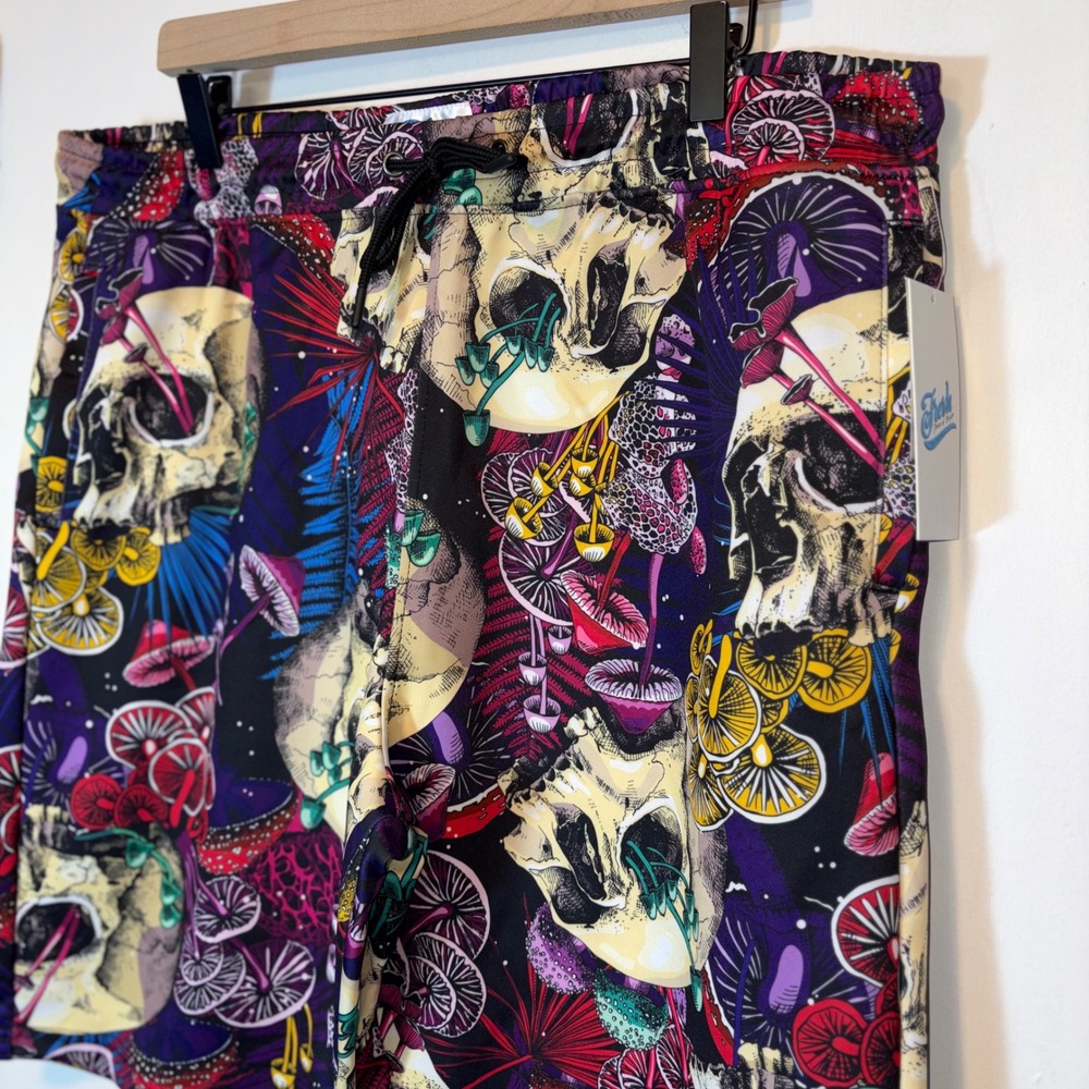 NEW Fresh Prints of Bel-Air Men's Shorts XL Black Multi Skull Mushroom Graphic - Picture 2 of 7